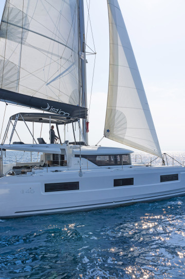 Lagoon 46 image 5