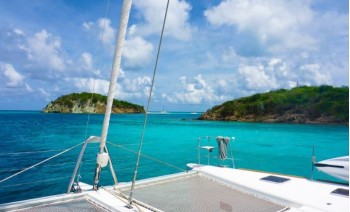 Luxury Catamaran Cabin Cruise in Grenadines Islands