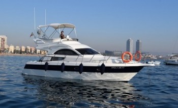 Deluxe Yacht Day Cruise Barcelona