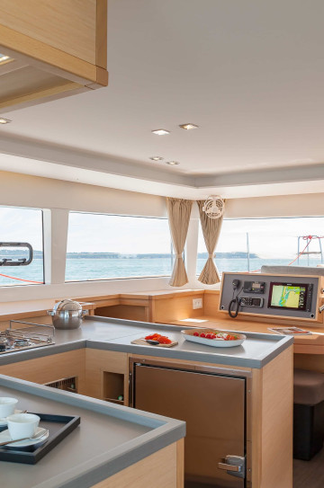 Lagoon 450F Catamaran image 9