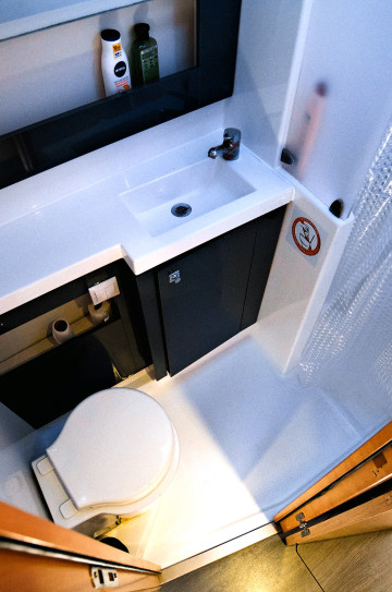 Helia 44 image 12