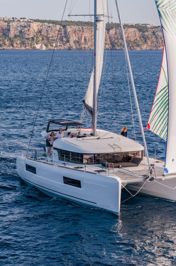 Lagoon 40 image 1