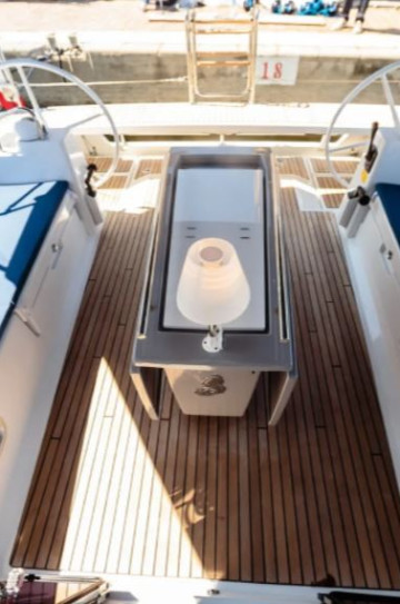 Oceanis 45 image 5