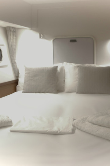 Lagoon 42 image 12