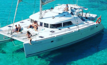Catamaran 400 Greek Ionian Islands Cabin Charter