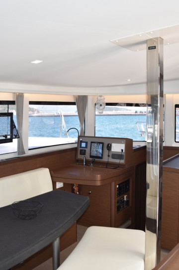 Lagoon 42 image 8