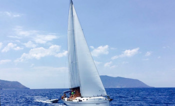 Aeolian Islands Sailing Adventure: seven-Day Sailing Cruise from Lipari