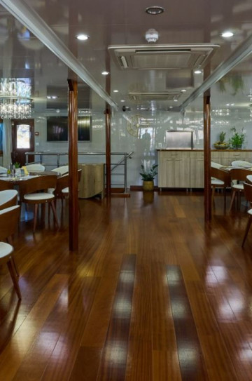 Motor Yacht 19 Cabins image 9