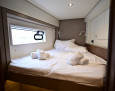 Bali 4.2 interior, Standard Double Cabin