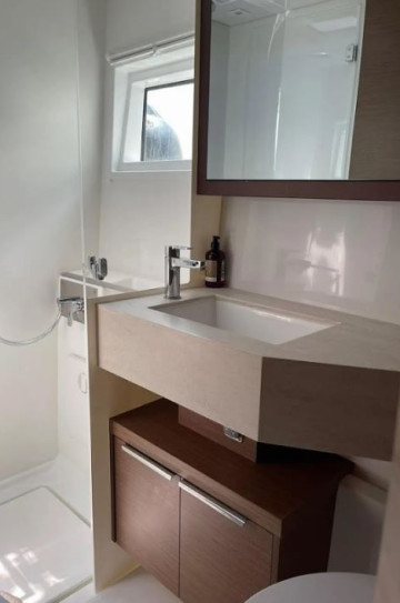 Lagoon 46 image 12