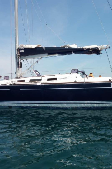 Dufour 40 performance image 1