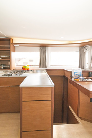 Lagoon 46 image 12