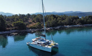 Island hopping cruises