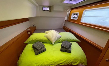 Island hopping cruises