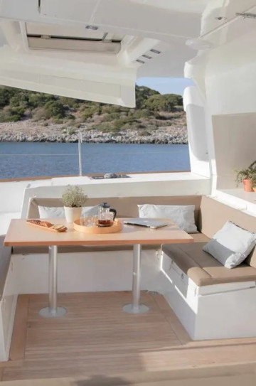 Lagoon 450F Catamaran image 6