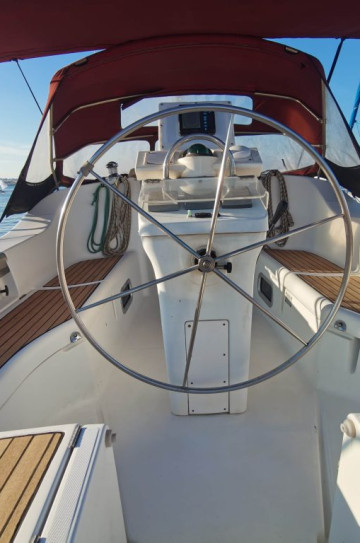 Oceanis 393 Clipper image 2