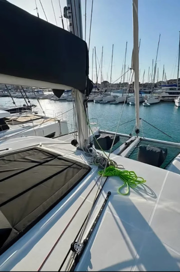 Lagoon 450 Catamaran image 2