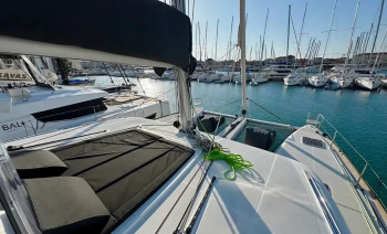 Ionian Islands Sailing Cabin Charter from Lefkada: A 7-Day Cruise to Meganisi, Ithaca and Kefalonia