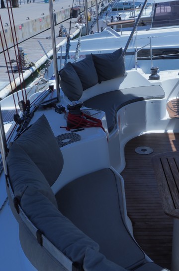 Catamaran 30 image 16
