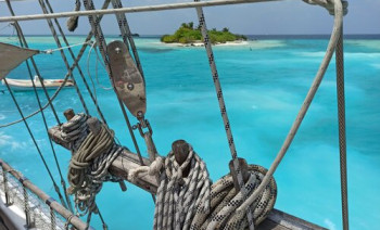 An extraordinary sailing adventure in the Maldives Archipelago on a 99 feet schooner. 