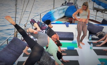 Yoga Cruise around most popular Cyclades İslands. Yoga, Hiking, Excursions & Sailing