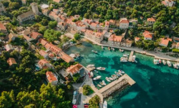 Croatia One-Way Essential Catamaran Cruise: Split to Dubrovnik – 7 Days of Island Hopping