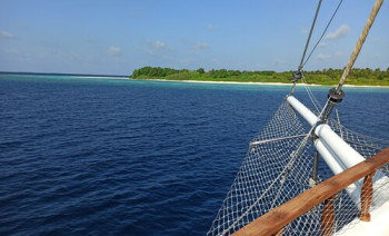 An extraordinary sailing adventure in the Maldives Archipelago on a 99 feet schooner. 