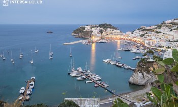 Sailing Tour in Pontine Islands from Procida