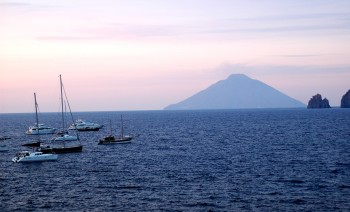 Catamaran Charter with Bali 4.1 - Aeolian Islands