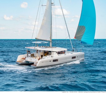 Lagoon 42 yacht photo