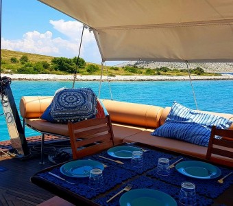 Balun yacht photo