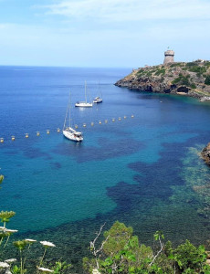 Sailing Vacation Between Italian Coast and Corsica 