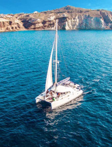 2 Days Catamaran Cruise from Mykonos to Santorini