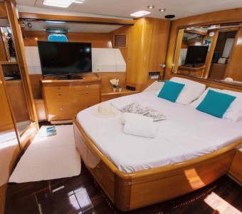SY Y yacht photo