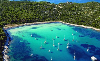 Sailboat Charter in Middle Adriatic Islands